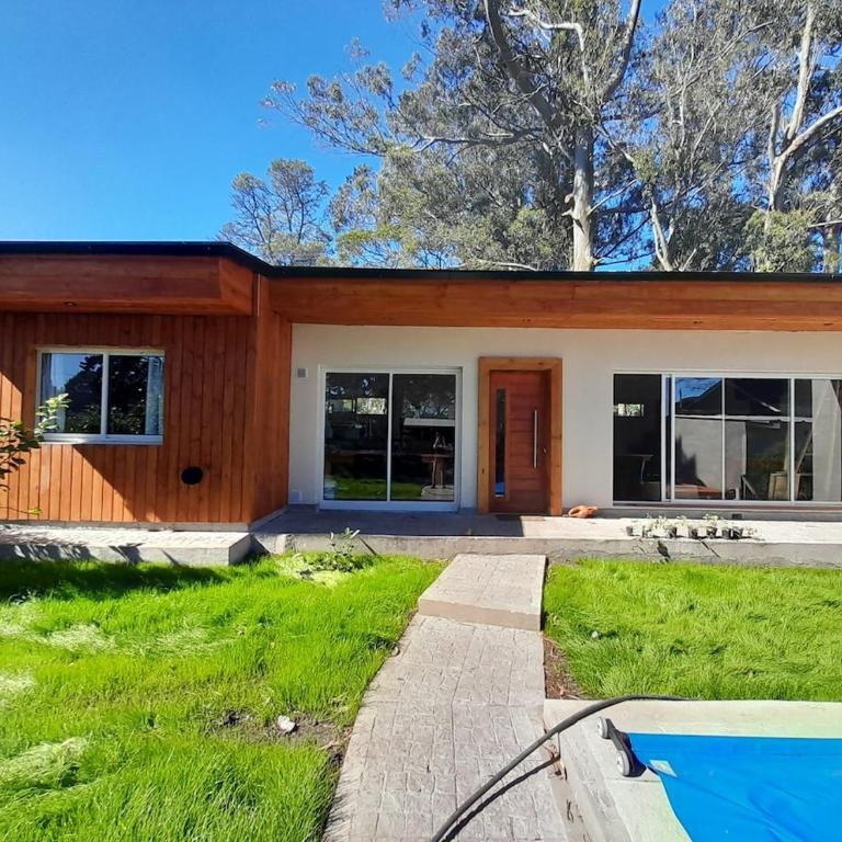 Casa con Pileta en Acantilados Mar del Plata - Casa de 2 dormitorios - 1