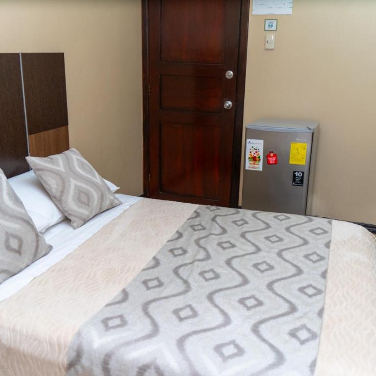 Urdesa Suites Hotel - Standard Double Room - 6