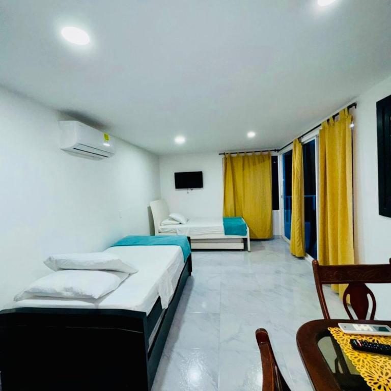 Apartamento remodelado cómodo y cerca al mar - Apartamento de 1 dormitorio con vistas al lago - 2