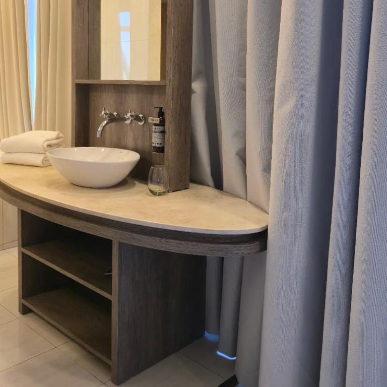 Hotel Plaza - Suite Deluxe - 7