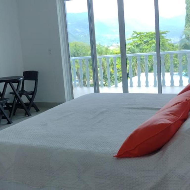 Casa Campestre en Condominio en Anapoima - Casa de 4 dormitorios - 16