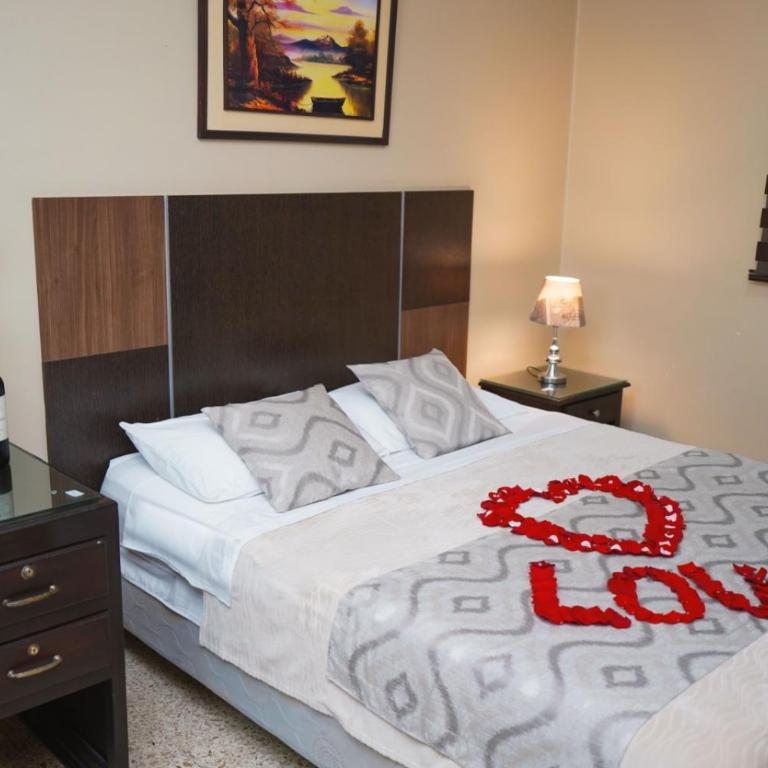 Urdesa Suites Hotel - Standard Double Room - 2