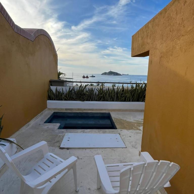 New Cozy 2 Bd in the heart os historical center - Apartamento de 2 dormitorios con terraza y vistas al mar - 3