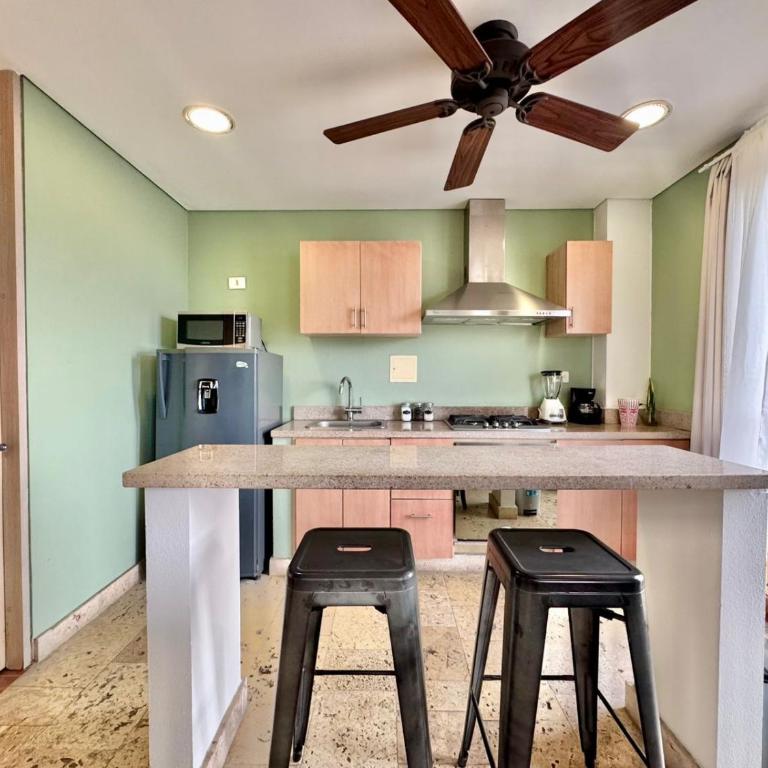 New Cozy 2 Bd in the heart os historical center - Apartamento de 2 dormitorios con terraza y vistas al mar - 10