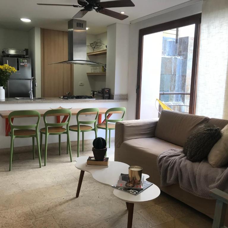 New Cozy 2 Bd in the heart os historical center - Apartamento Deluxe de 2 dormitorios con balcón - 4