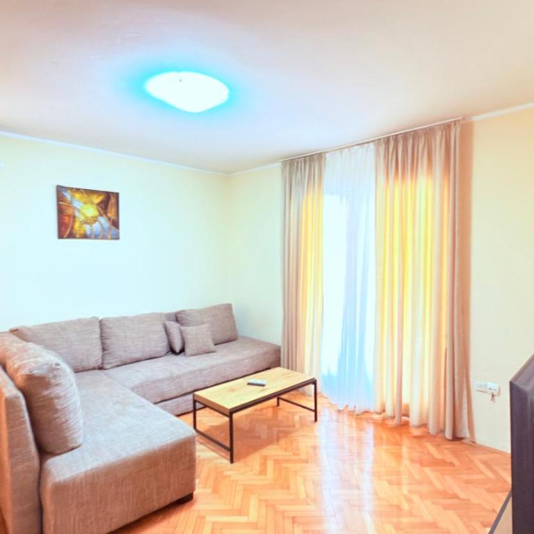 Apartments HMD - Apartman s 1 Spavaćom Sobom i Balkonom - 4