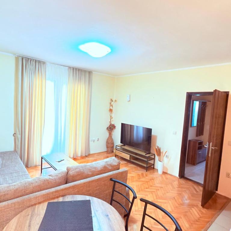 Apartments HMD - Apartman s 1 Spavaćom Sobom i Balkonom - 3