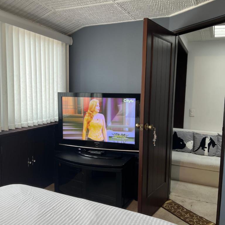 Lejos de Casa Aquí estarás bien - Habitación Doble con baño compartido - 6