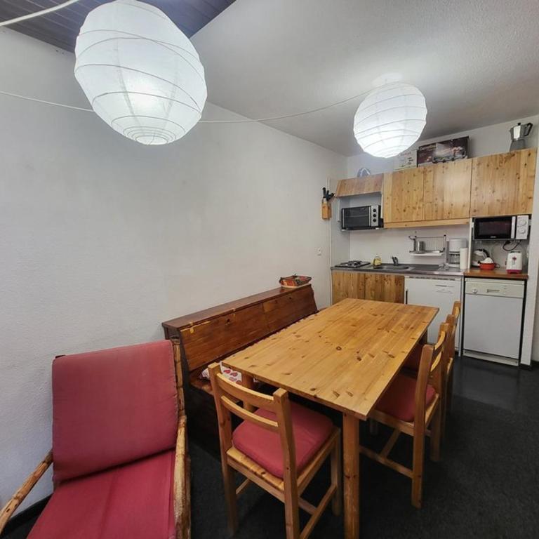 Appartement confortable pour 6 pers. à Montgenèvre avec balcon et parking - FR-1-266-253 - Apartment - 1