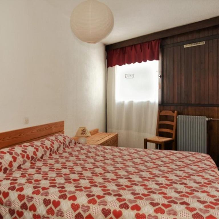 Appartement confortable pour 6 pers. à Montgenèvre avec balcon et parking - FR-1-266-253 - Apartment - 8