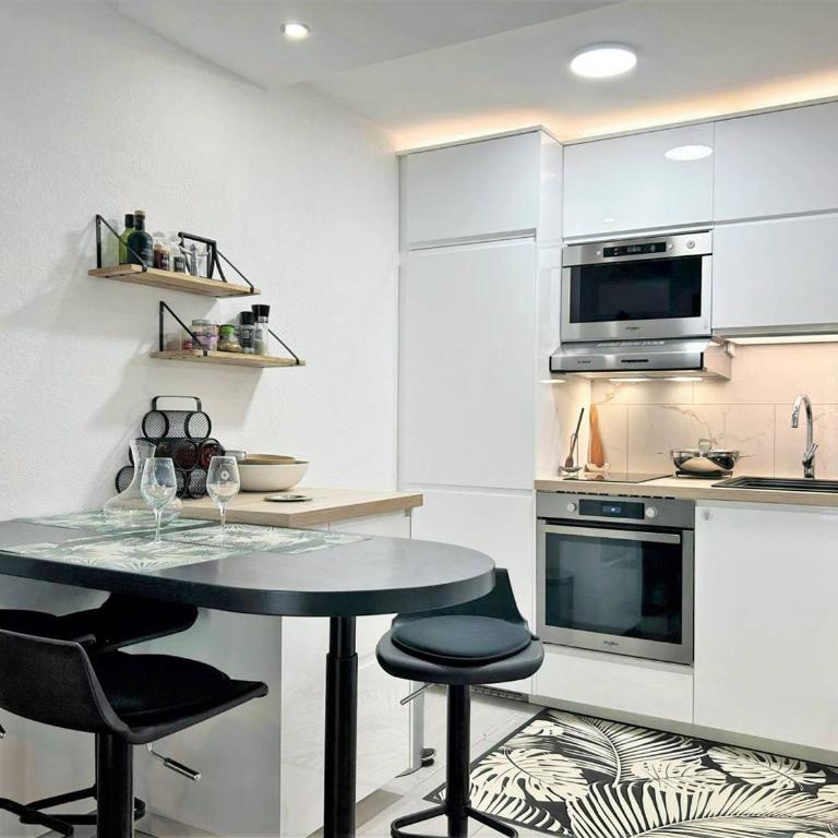 Appartement moderne 3 pièces, 5 couchages, Bormes-les-Mimosas - FR-1-251-880 - Appartamento - 3