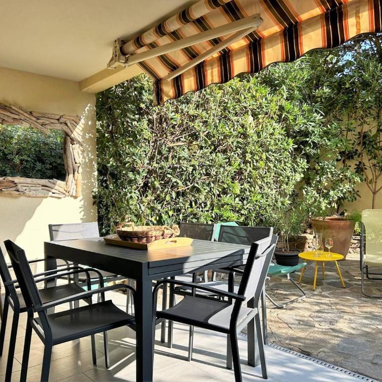 Appartement moderne 3 pièces, 5 couchages, Bormes-les-Mimosas - FR-1-251-880 - Appartamento - 13