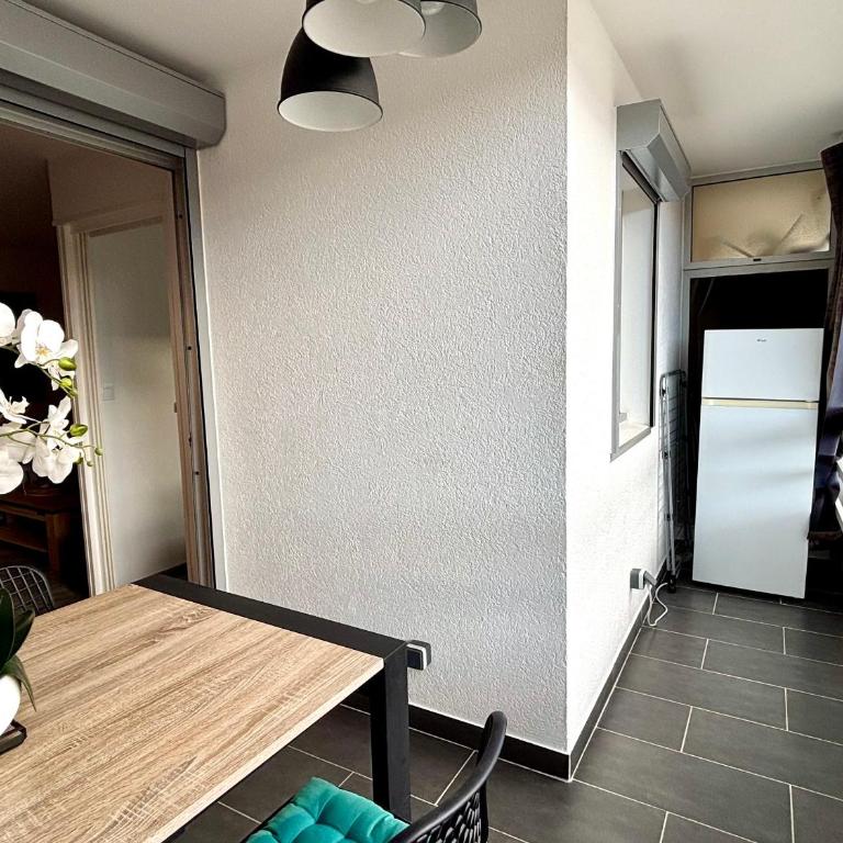 Appartement climatisé avec parking et wifi à 150m de la plage - FR-1-748-35 - Apartamento - 12
