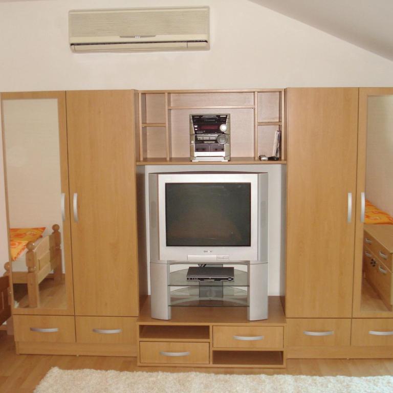 Villa Vežić - Classic Quadruple Room - 20