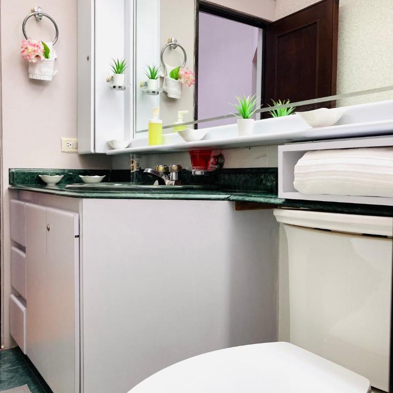 Lejos de Casa Aquí estarás bien - Habitación Doble con baño compartido - 13