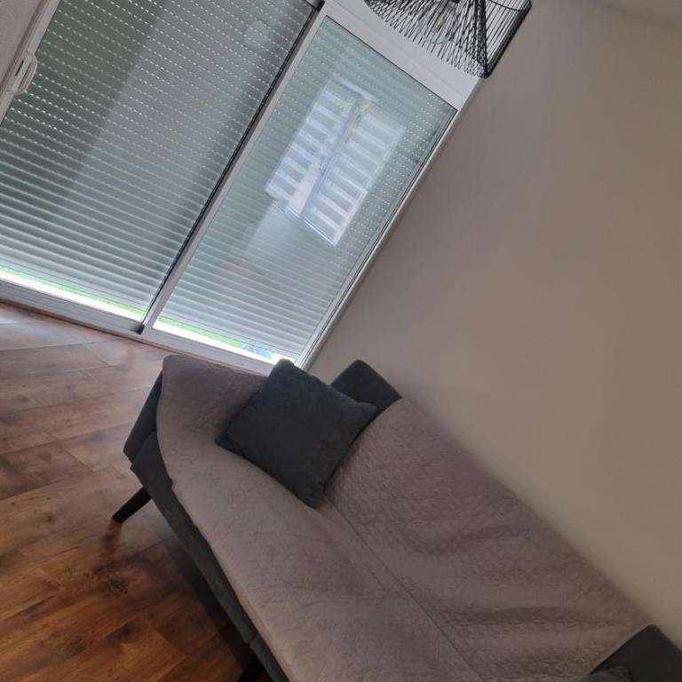Maisonnette avec jardin Reims centre - One-Bedroom Apartment - 6