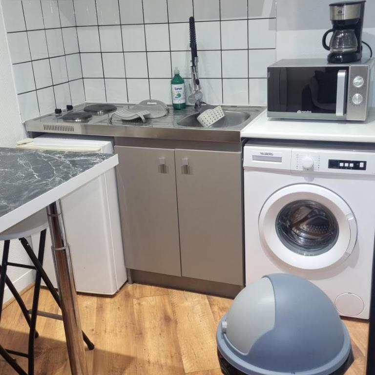 Maisonnette avec jardin Reims centre - One-Bedroom Apartment - 10