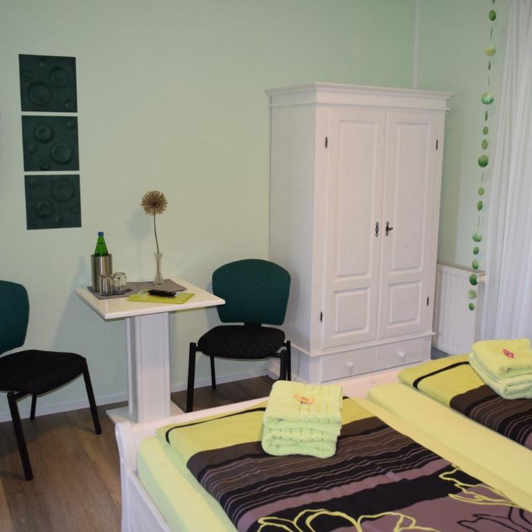 Gästehaus Sabina- Frühstückspension, Bed & Breakfest - Doppelzimmer mit Terrasse - 18