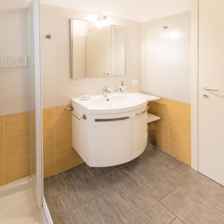 La Chioma di Berenice Garda Residence - Appartamento con 1 Camera da Letto e Vista Lago Parziale - 2