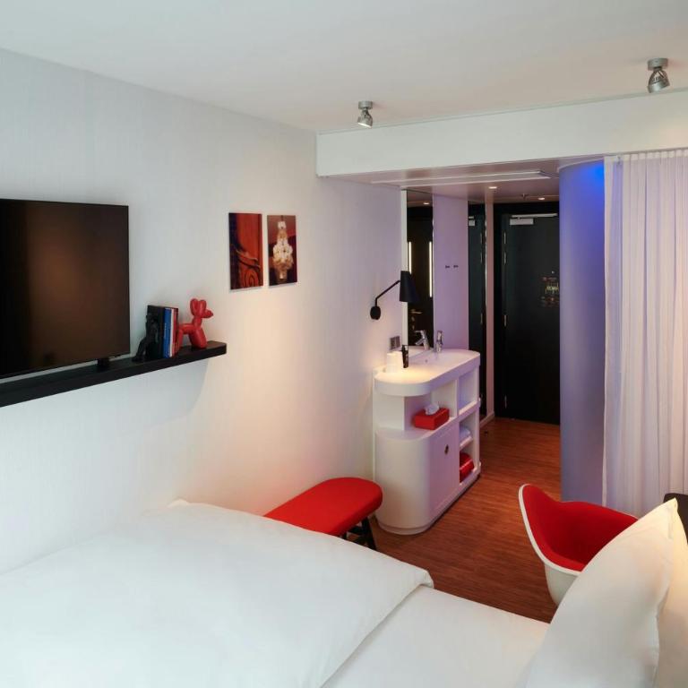 citizenM Paris Opera - Chambre Lit King-Size - 6