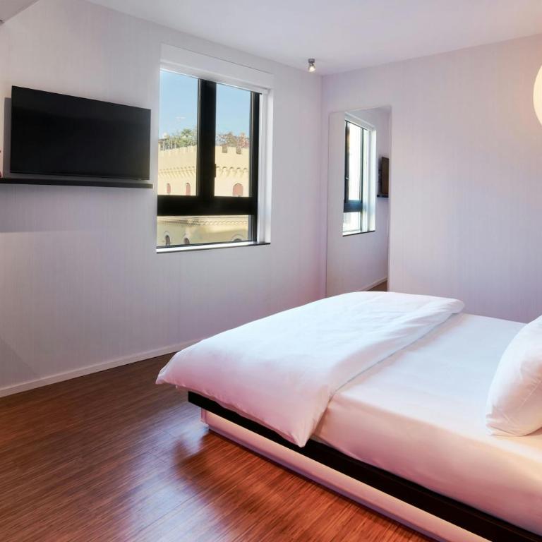 citizenM Rome Isola Tiberina - King Room - Accessible - 6