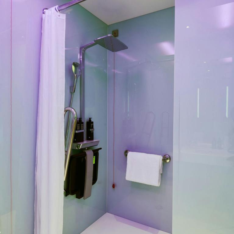 citizenM Rome Isola Tiberina - King Room - Accessible - 4