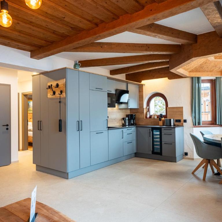 Schickster Sky Lodge und Chalet Rossi - Apartment mit 2 Schlafzimmern - 14
