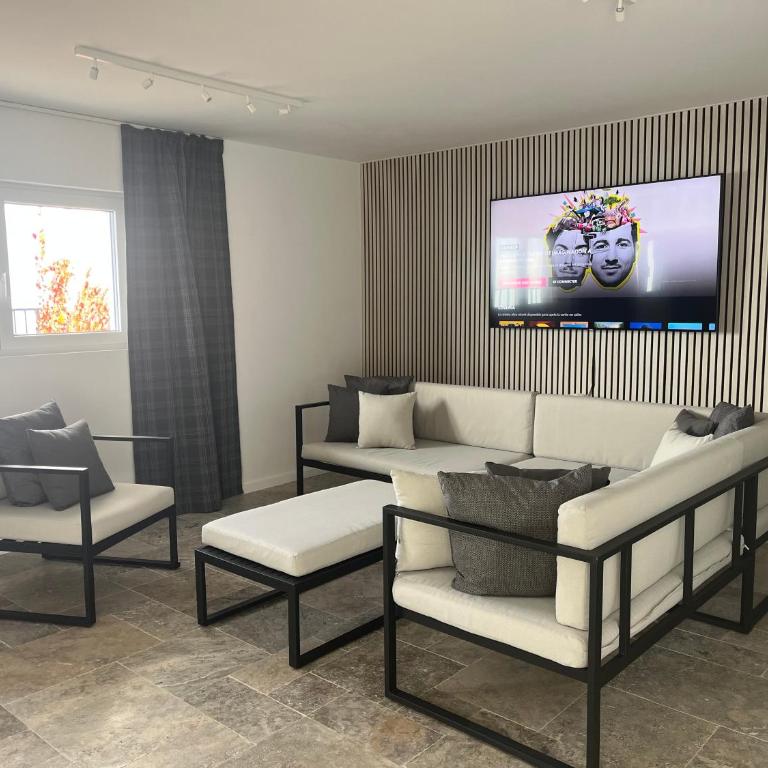 Renovated APT with panoramic view - Deluxe Apartment mit 2 Schlafzimmern und Gartenblick - 18