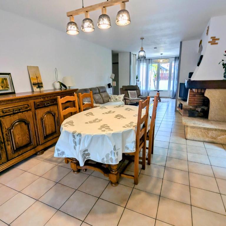 Maison 3 étoiles climatisée, jardin, parking, proche centre et thermes - Two-Bedroom Villa - 10