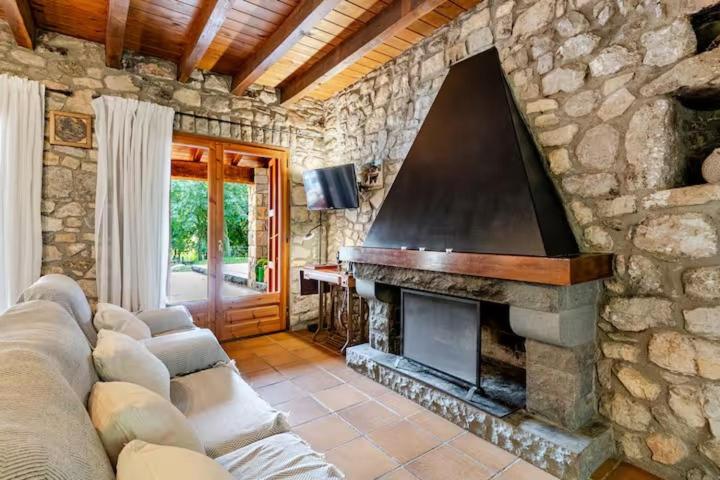 El Vilarot. La casa de piedra en la naturaleza. - Chalet de 2 dormitorios - 47