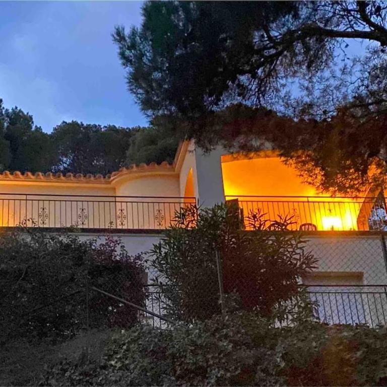 Com Casa Nostra - Villa - 2