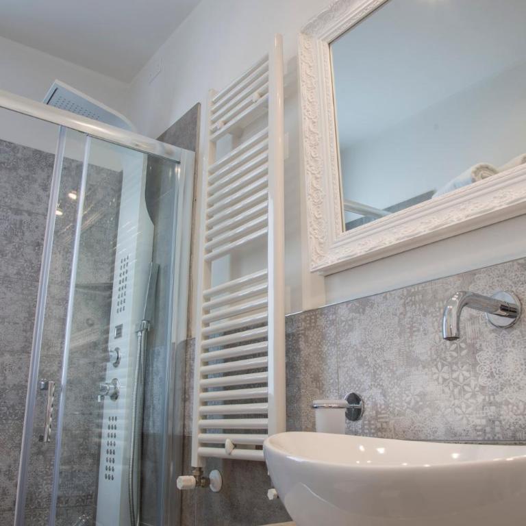 White Suite & Apartments - Appartamento con 2 Camere da Letto e Vista Mare - 5