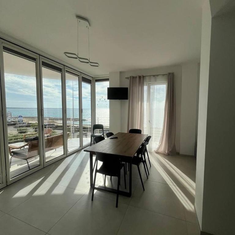 Appartamento Angolo Blu Fronte Mare - Two-Bedroom Apartment - 45