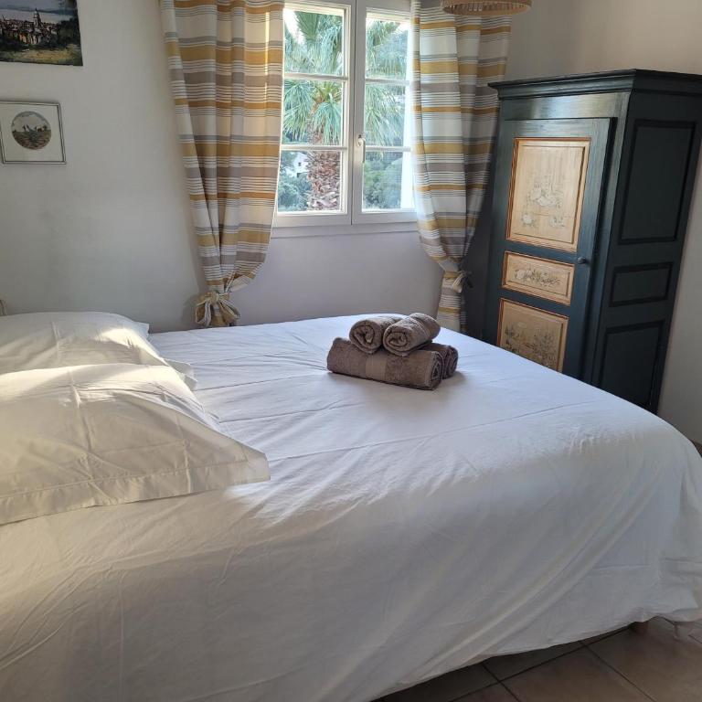 L'eau des Oliviers - Four-Bedroom House - 22
