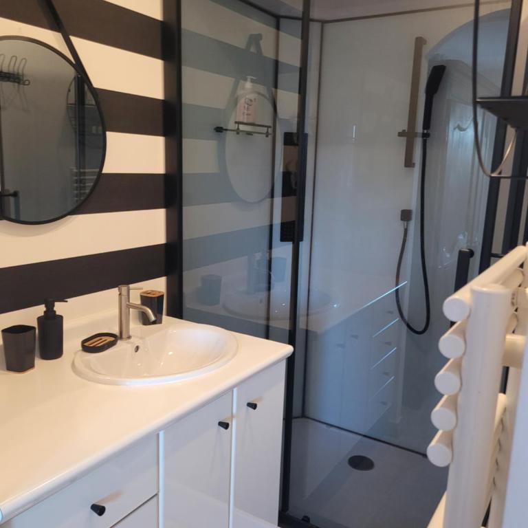 L'eau des Oliviers - Four-Bedroom House - 29