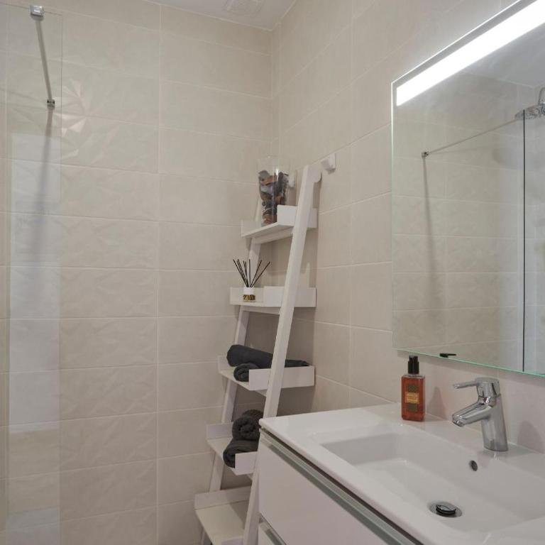 Villa Alsol Lanzarote -Playa Blanca - Three-Bedroom Villa - 41
