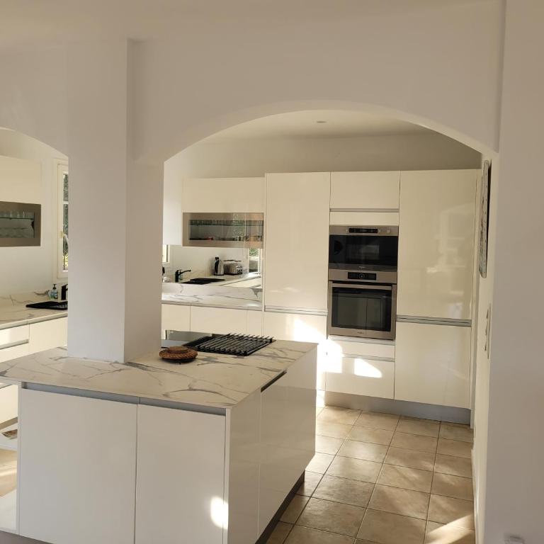 L'eau des Oliviers - Four-Bedroom House - 12
