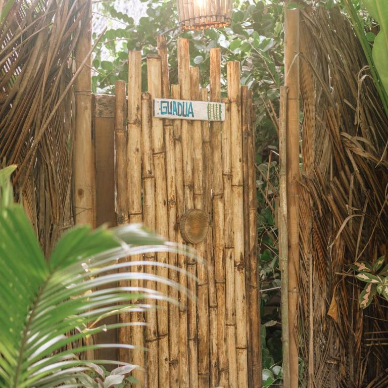 Lote 10 Glamping - Habitación con cama extragrande y vistas al mar - 14