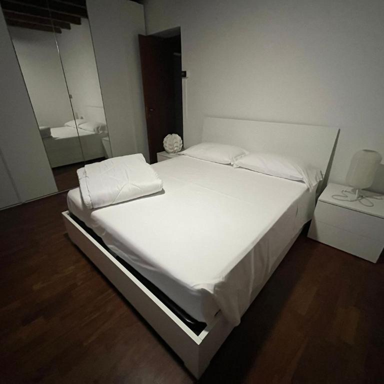IRIS - Spaziosa Casa Indipendente - Appartamento con 3 Camere da Letto - 46