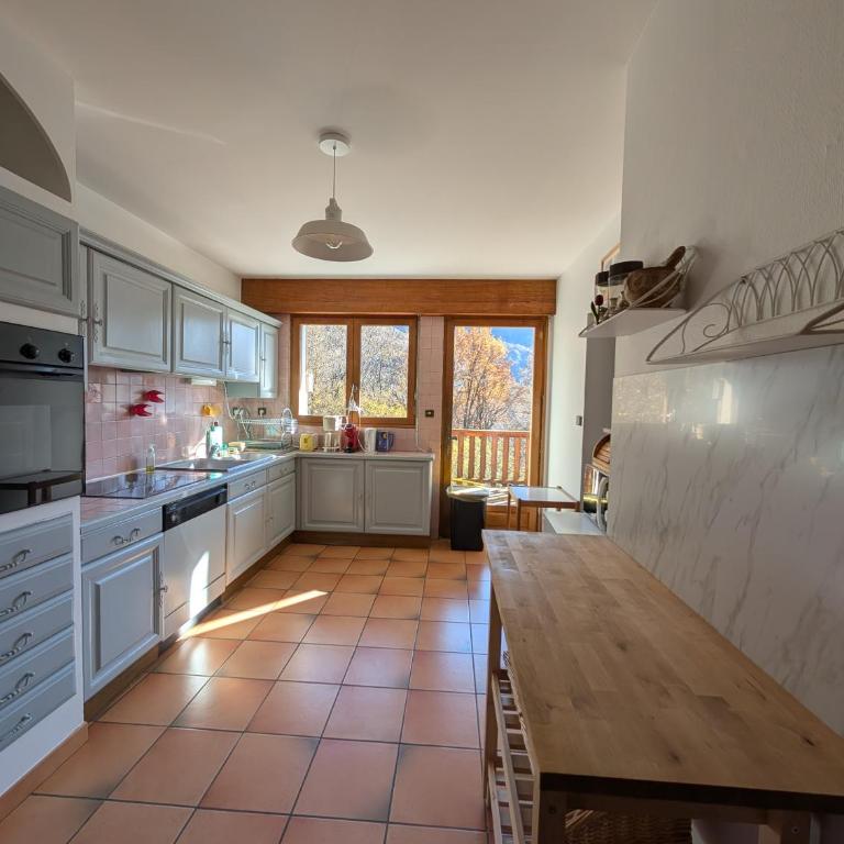 Les Econgères ,Maison familiale 14 couchages Allemond - Maison 6 Chambres - 4