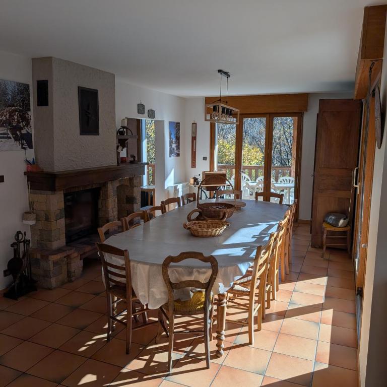 Les Econgères ,Maison familiale 14 couchages Allemond - Maison 6 Chambres - 3