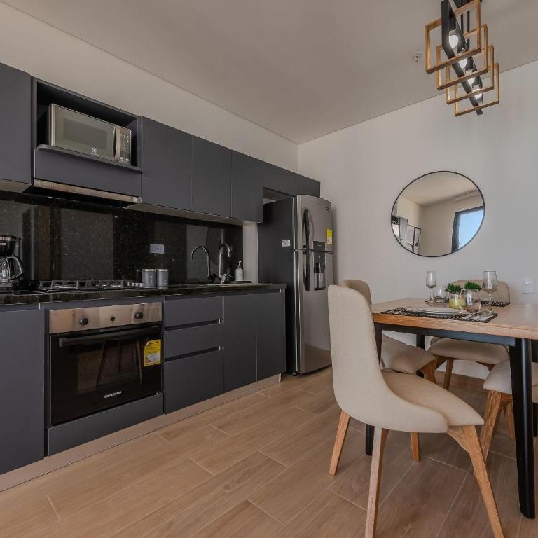 Stunning Sea View and Historic Center 20th FL/ 2BR - Apartamento Deluxe de 2 dormitorios con vistas al mar - 7