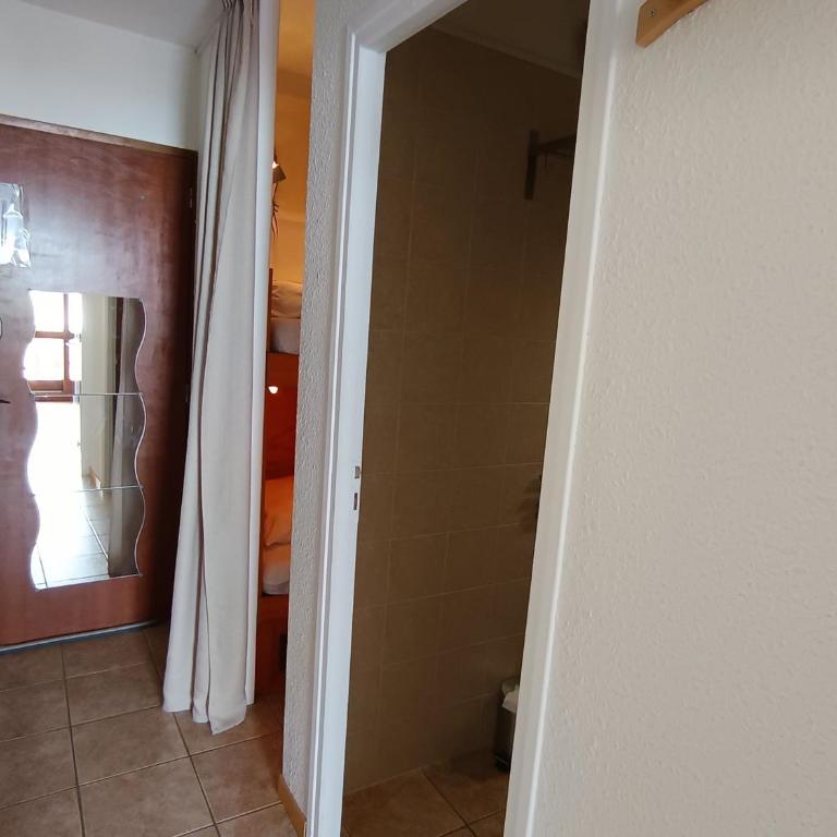 Studio confortable plein sud, parking, proche pistes et commerces - FR-1-445-181 - Monolocale - 11