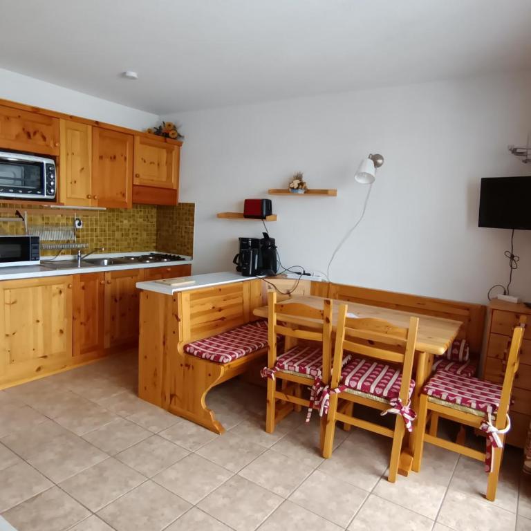 Studio confortable plein sud, parking, proche pistes et commerces - FR-1-445-181 - Monolocale - 14