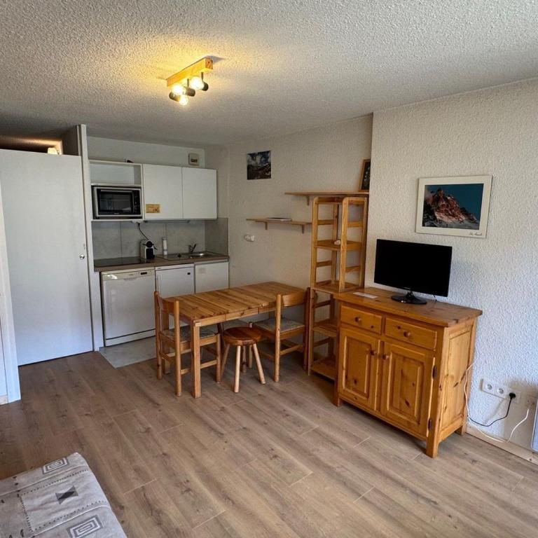 Studio skis aux pieds avec balcon et parking - FR-1-445-200 - Estudio - 14