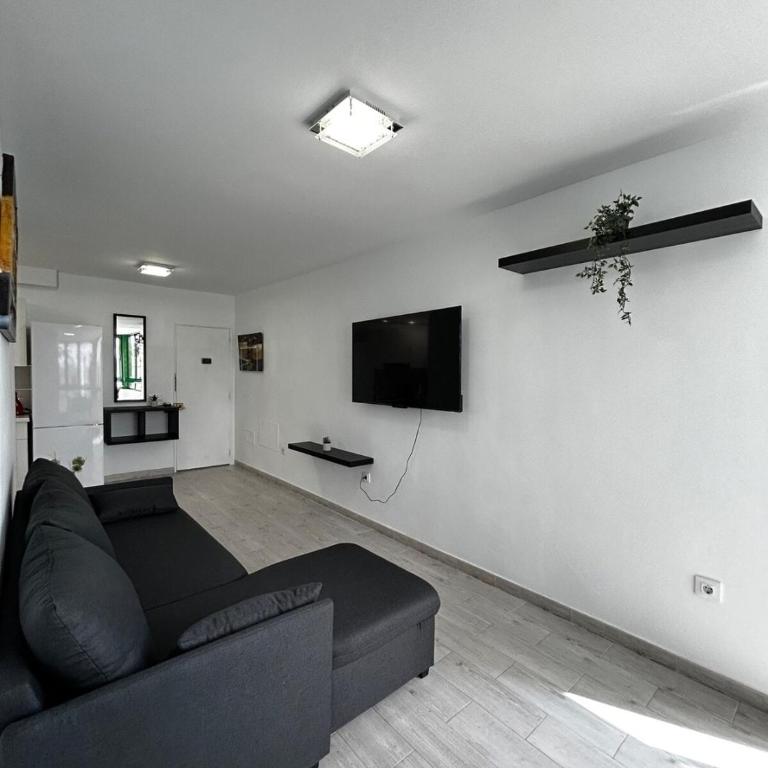 Beach life only 5 minutes away and Heated pool - Two-Bedroom Apartment - 6