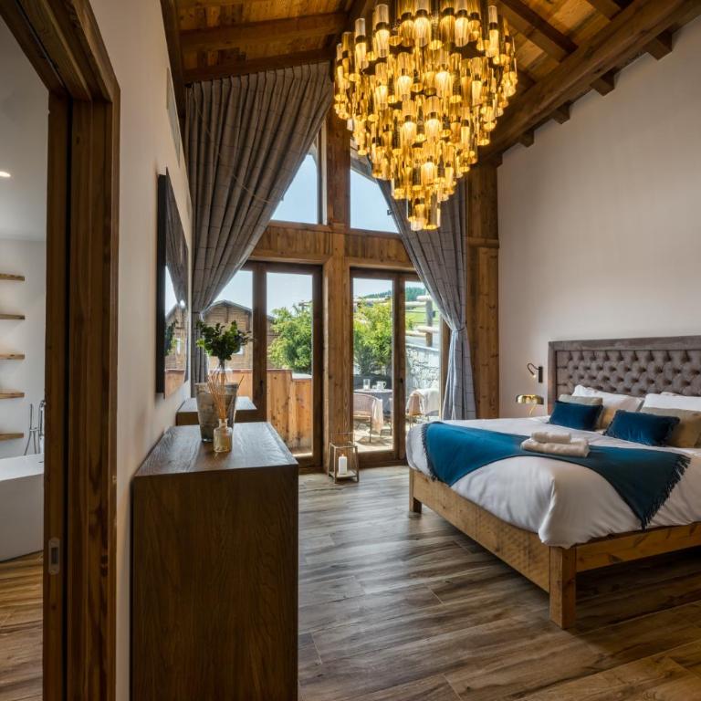 ULTIMATE Les Gets Luxury - Above the Clouds with Sauna, Pool etc - Mansion Ensolielle for 15 - Chalet - 4