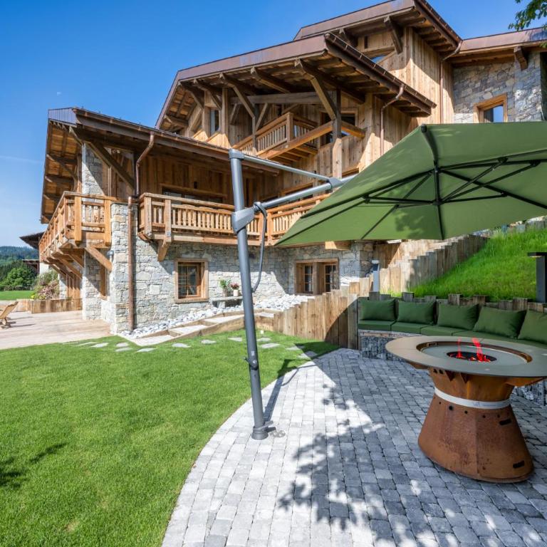 ULTIMATE Les Gets Luxury - Above the Clouds with Sauna, Pool etc - Mansion Ensolielle for 15 - Chalet - 1
