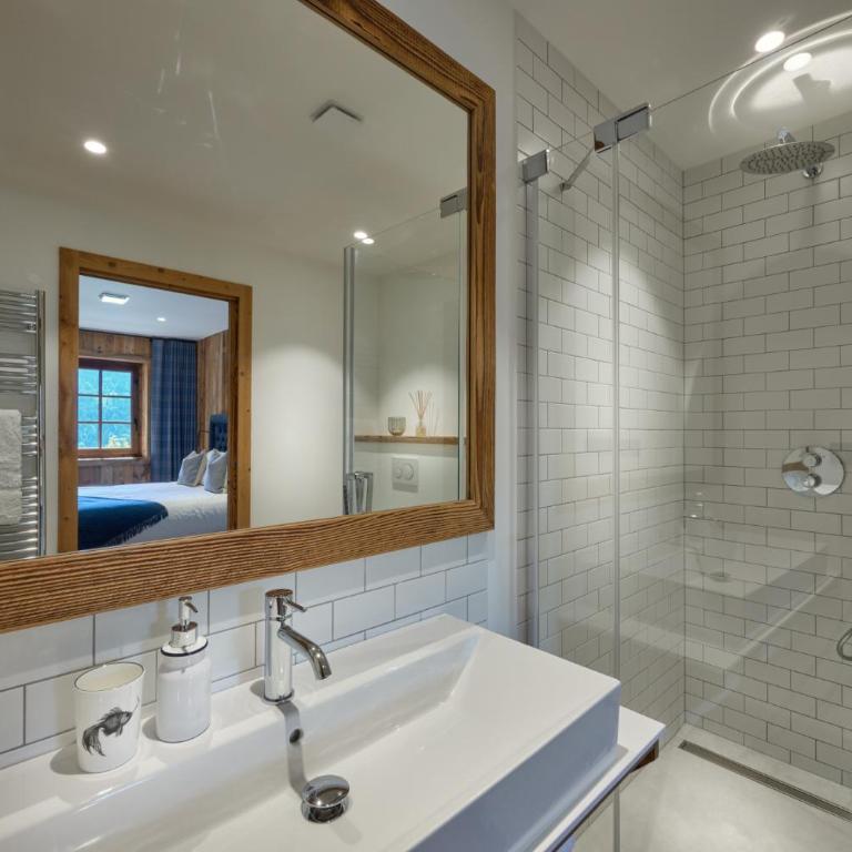 ULTIMATE Les Gets Luxury - Above the Clouds with Sauna, Pool etc - Mansion Ensolielle for 15 - Chalet - 35
