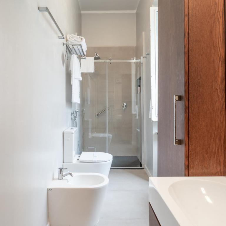 Palazzo Dasso - Camera Familiare con Bagno Privato - 12
